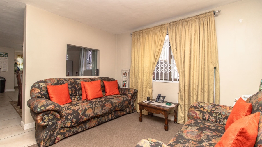 7 Bedroom Property for Sale in Loevenstein Western Cape